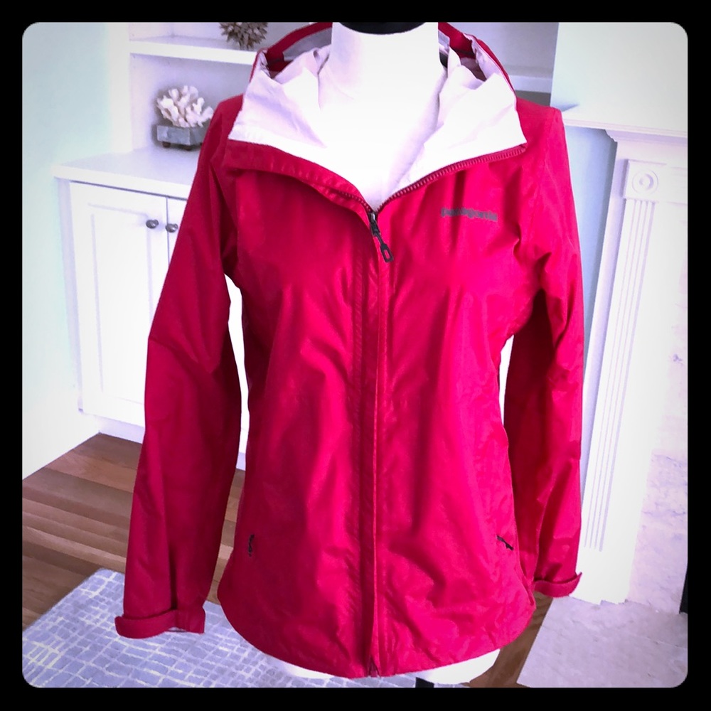 Patagonia windbreaker raincoat/ rain jacket